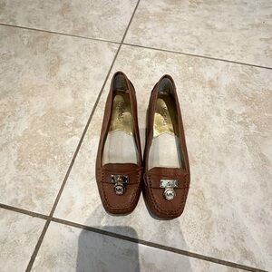 Michael Kors Flats win great shape